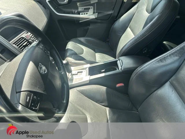 Used 2010 Gray Volvo 3.2 image 3