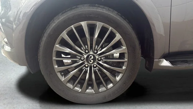 Used 2024 Anthracite Gray INFINITI Sensory image 14