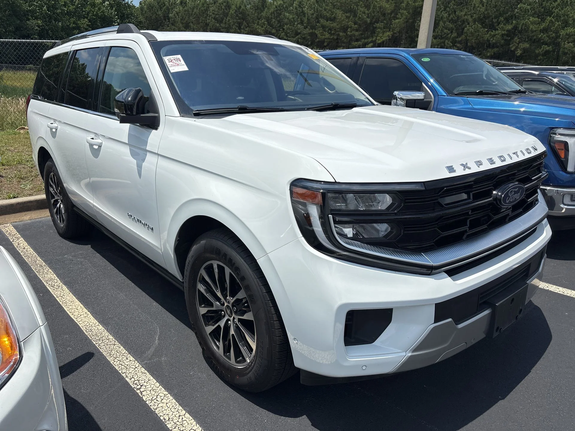 Certified Used 2025 Oxford White Ford Platinum image 2