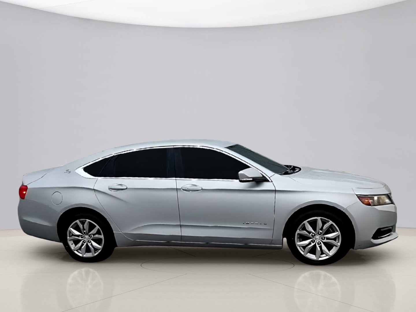 Used 2018 Silver Chevrolet LT image 5