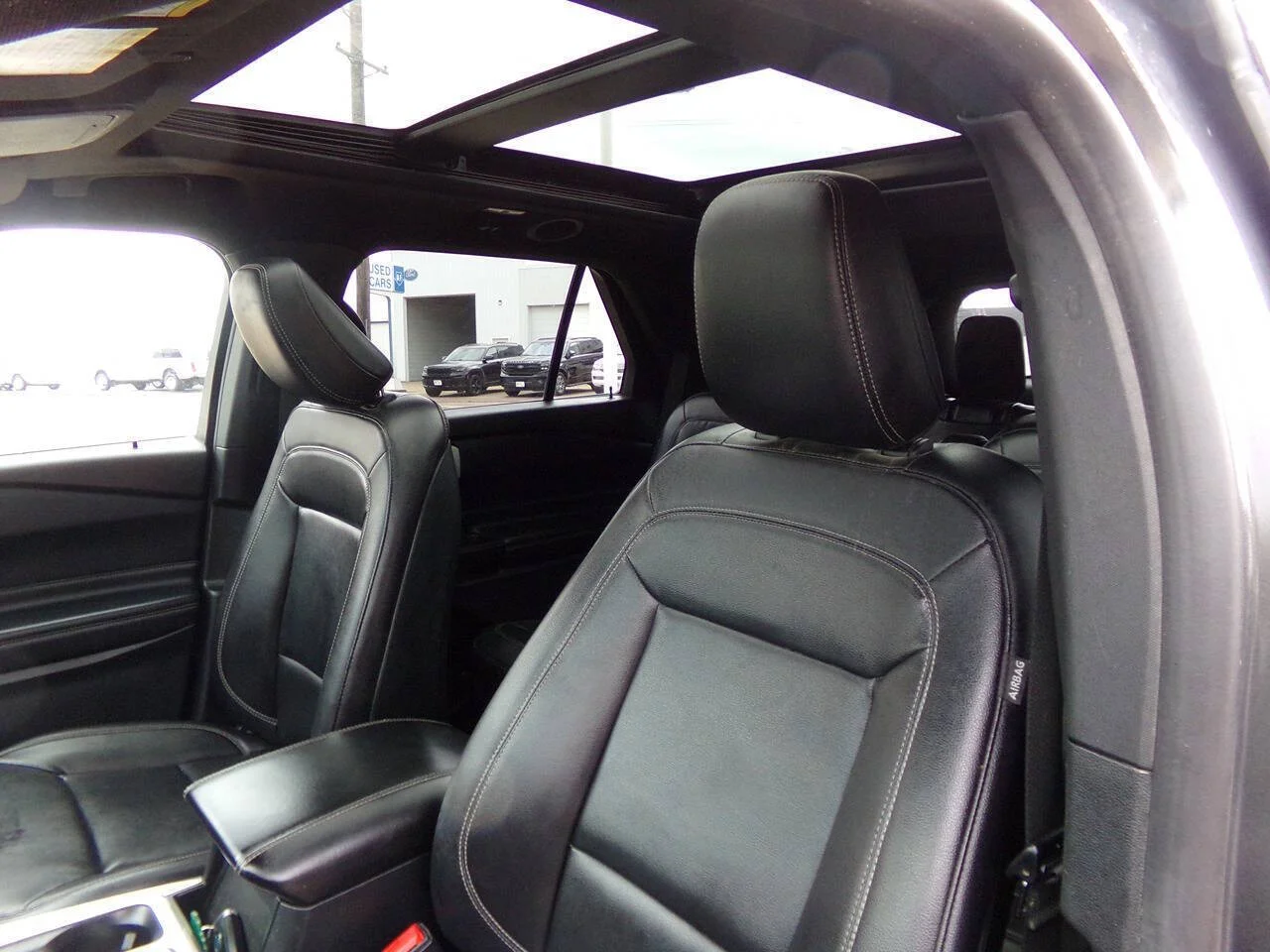 Used 2020 Gray Ford XLT AWD 4dr SUV image 10