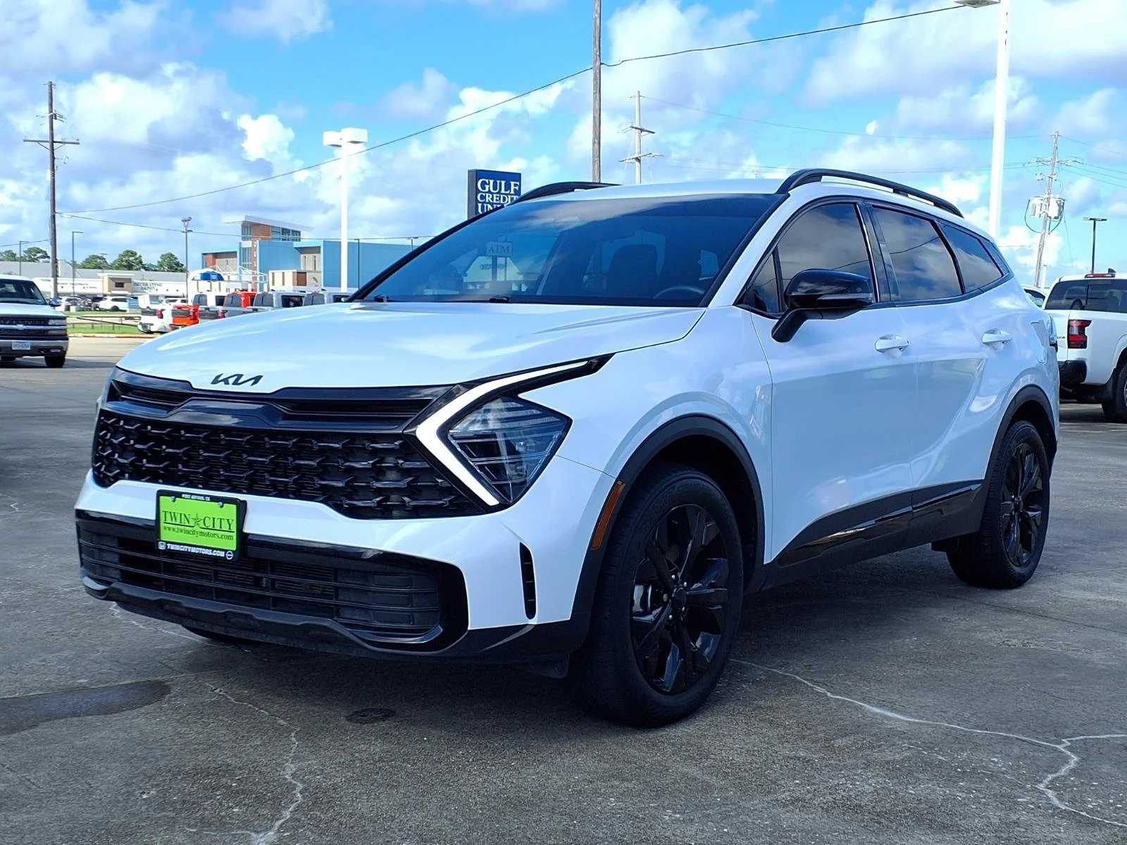 Certified Used 2025 White Kia X-Line image 5
