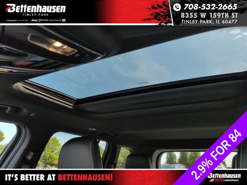 New 2026 Bright White Clear-Coat Exterior Paint Jeep Laredo Altitude image 24