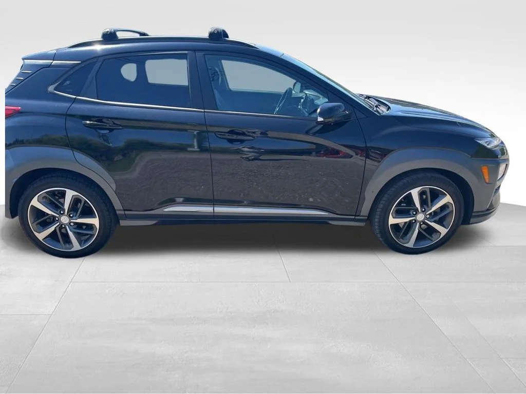 Used 2020 Black Hyundai Ultimate image 16