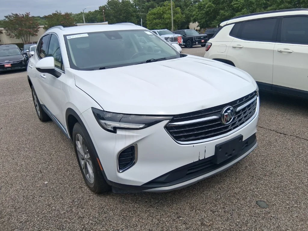Used 2022 White Buick Preferred image 3