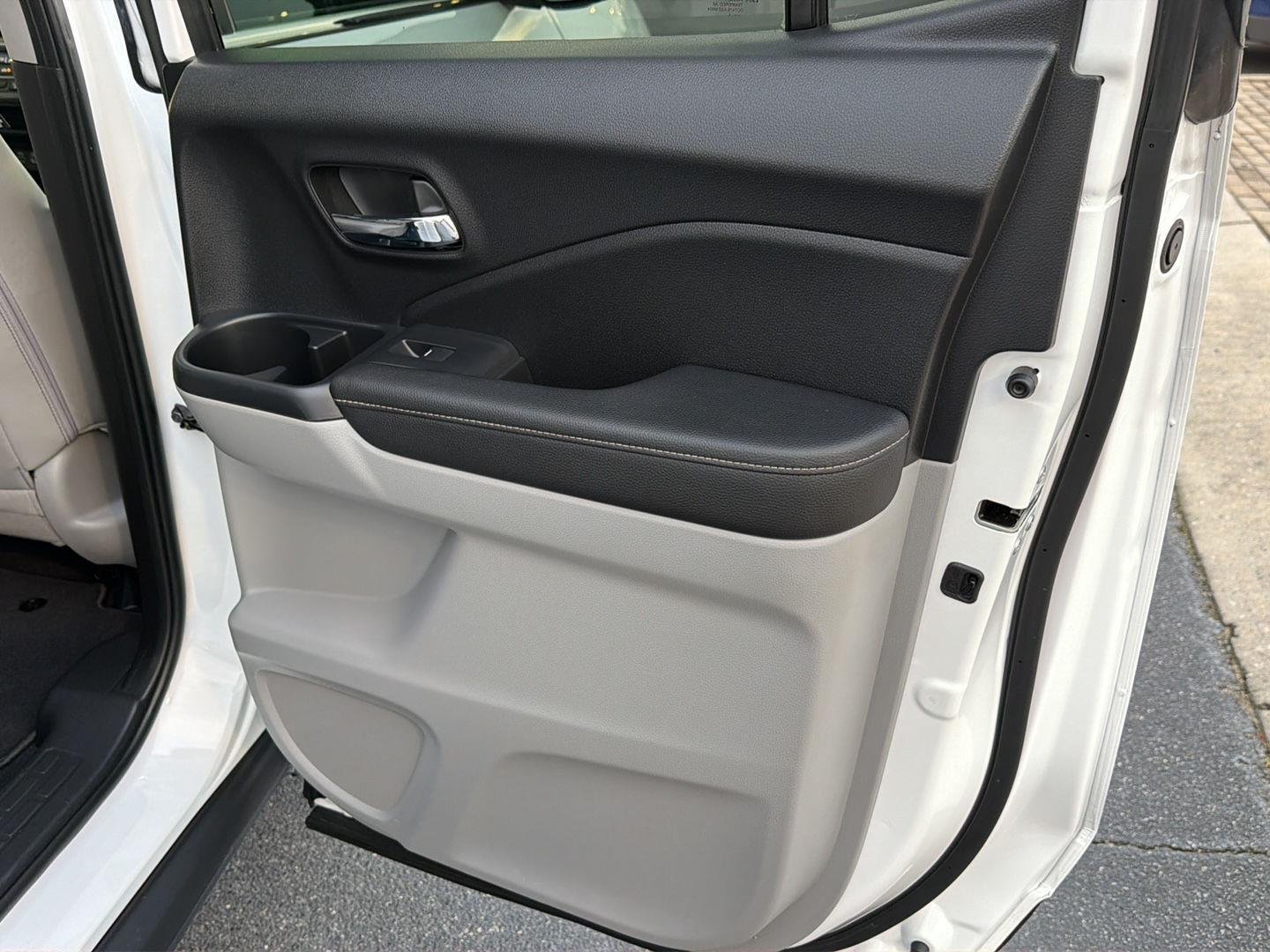 Used 2024 Platinum White Pearl Honda RTL image 15
