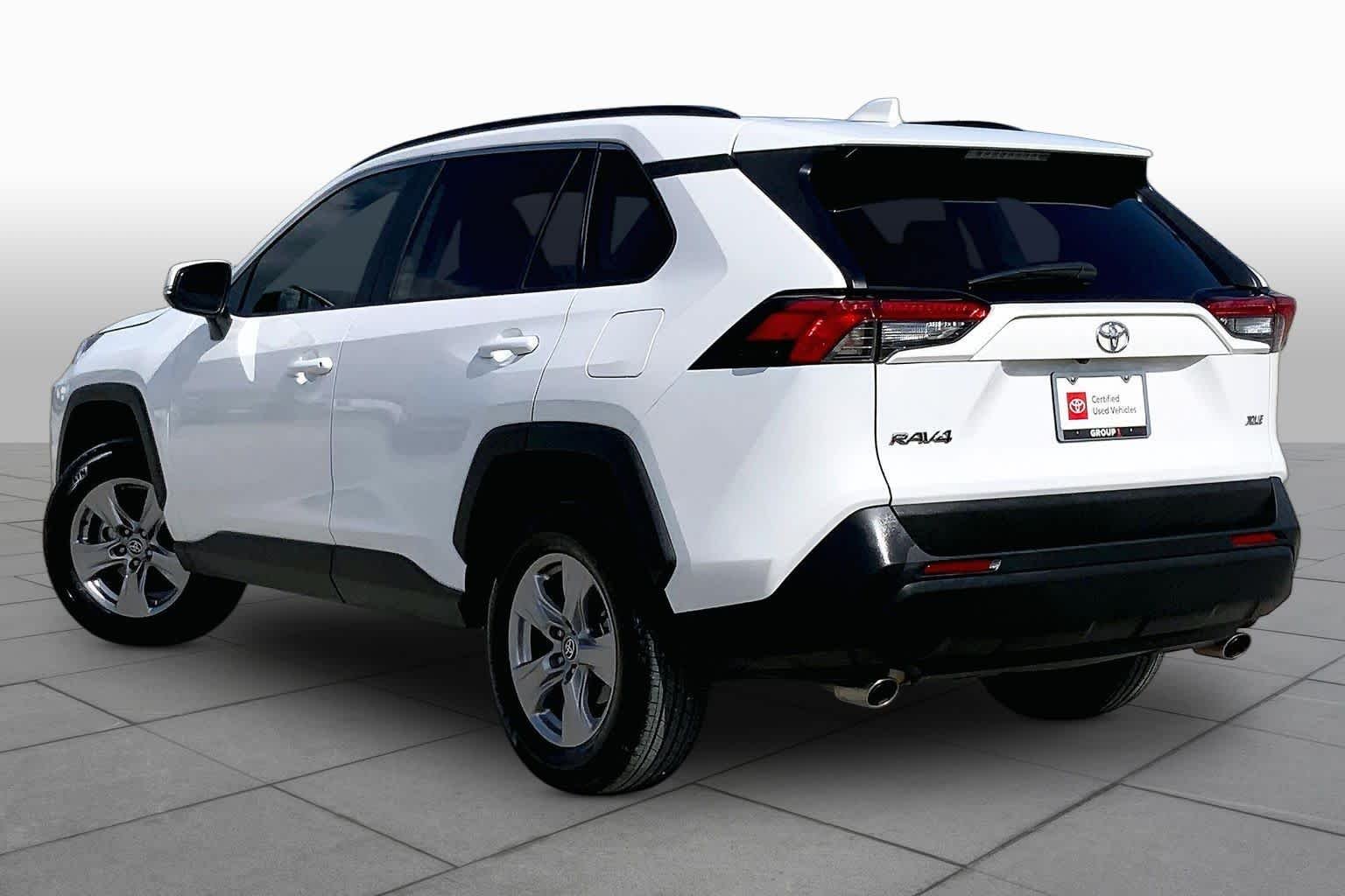 Used 2024 Ice Cap Toyota XLE image 12