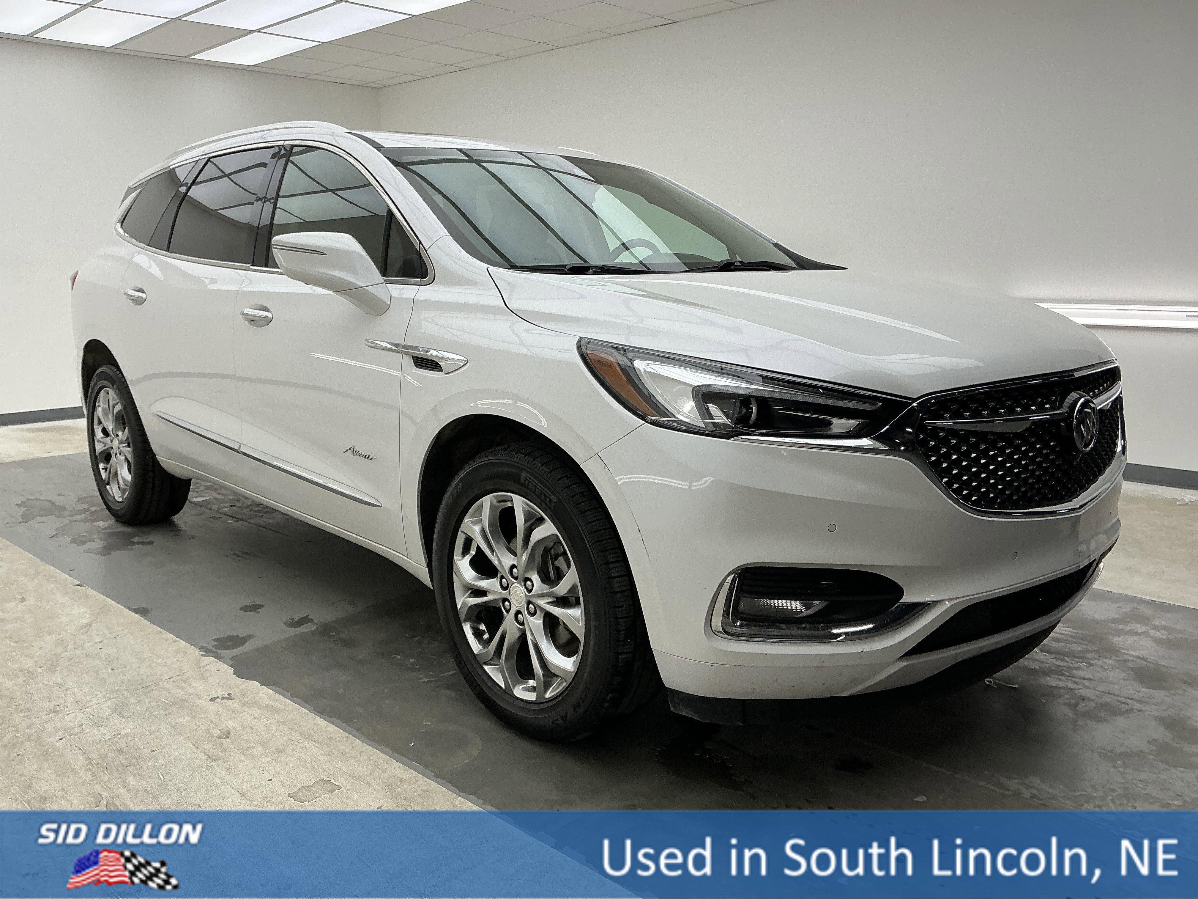 Used 2020 White Frost Tricoat Buick Avenir image 3