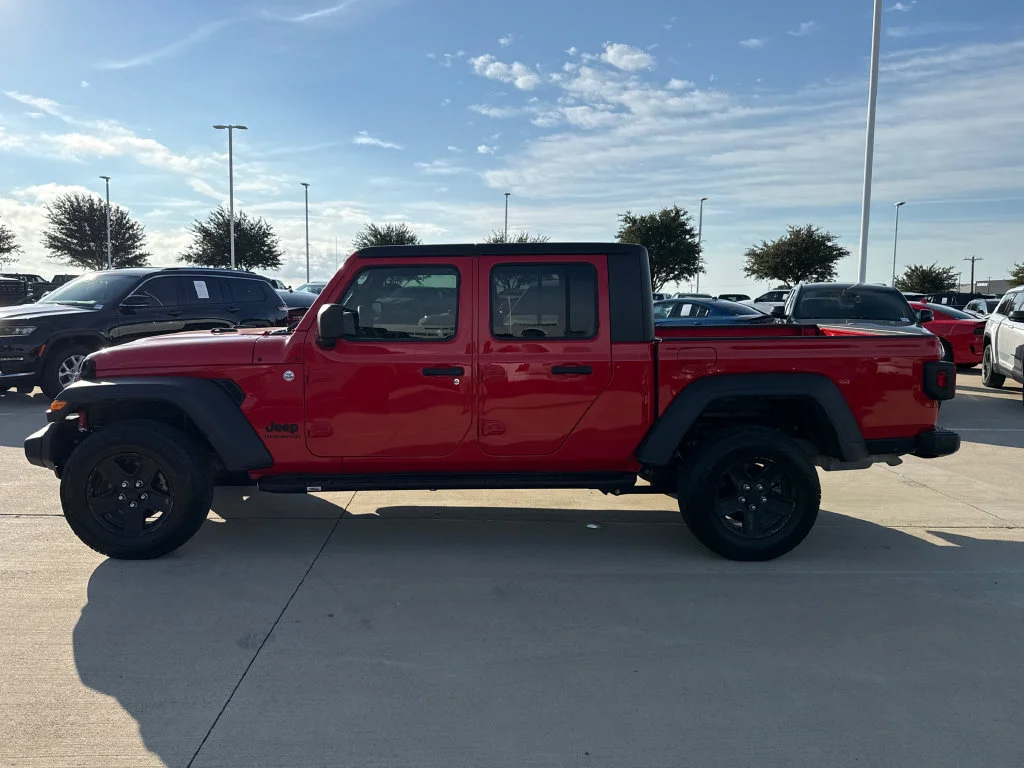 Used 2020 Red Jeep Sport image 6