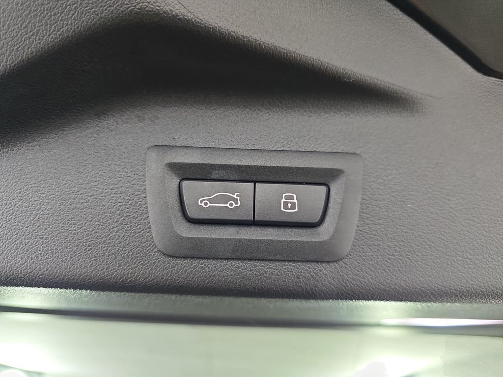 Used 2026 Black Sapphire Metallic BMW xDrive40i image 16