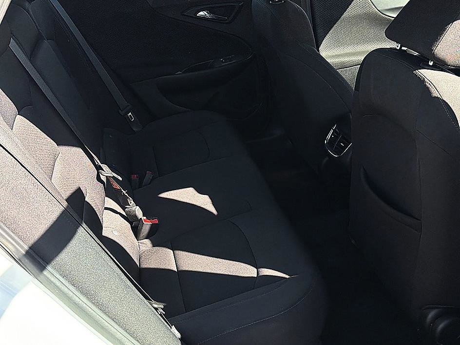 Used 2024 Summit White Chevrolet LT image 25