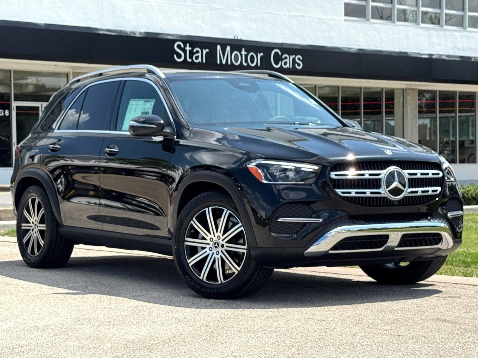New 2026 Obsidian Black Metallic Mercedes-Benz GLE 350 image 1