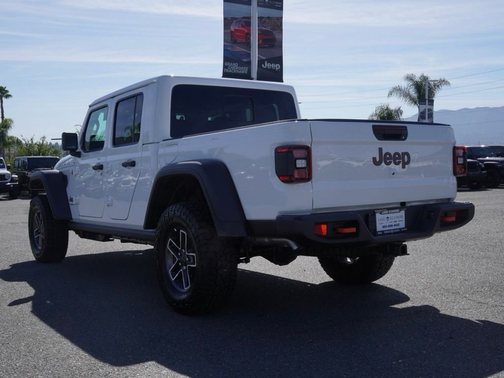 New 2026 Bright White Clear-Coat Exterior Paint Jeep Mojave image 4