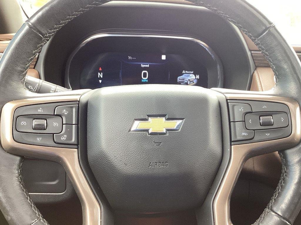 Used 2022 Iridescent Pearl Tricoat Chevrolet High Country image 7