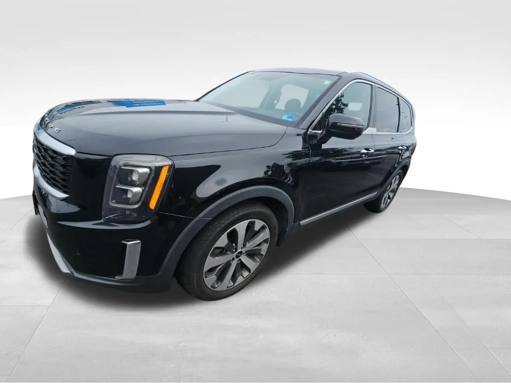Used 2022 Black Kia SX image 2