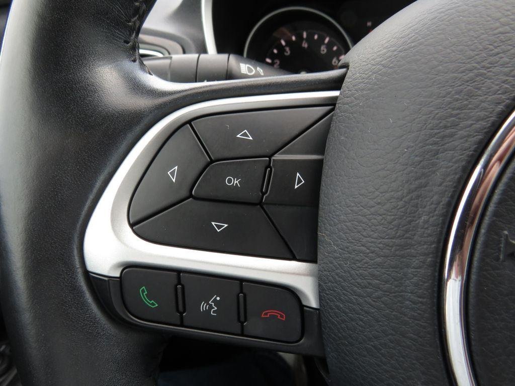 Used 2019 Granite Crystal Metallic Clear Jeep Altitude image 30