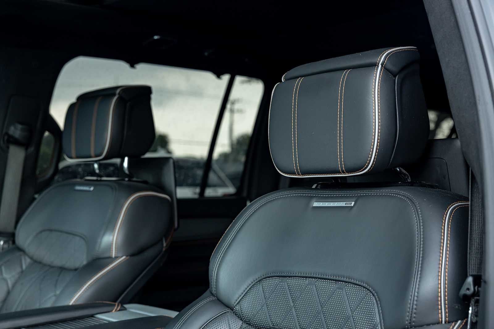 Used 2023 Diamond Black Crystal Pearlcoat Jeep Series III image 39