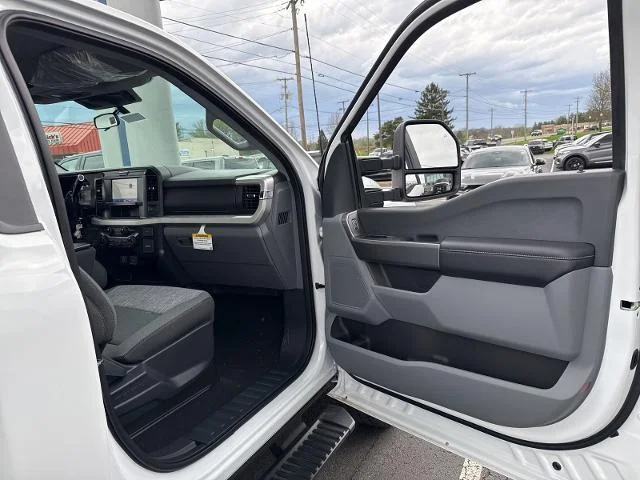 2025 Ford F-250 Super Duty XLT - Photo 61