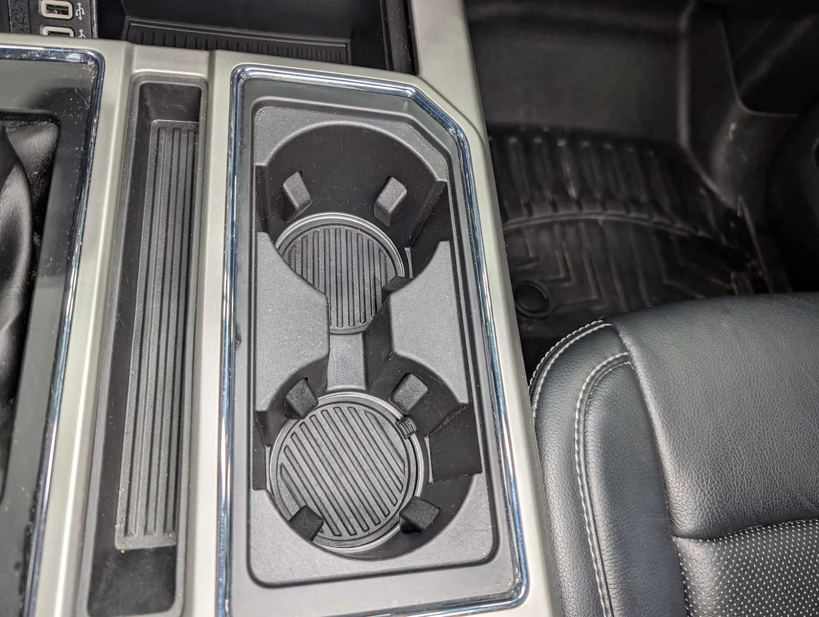 Used 2019 Magma Red Metallic Ford LARIAT image 30