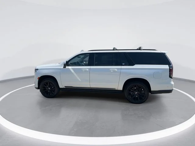 Used 2023 White Cadillac Sport Platinum image 4