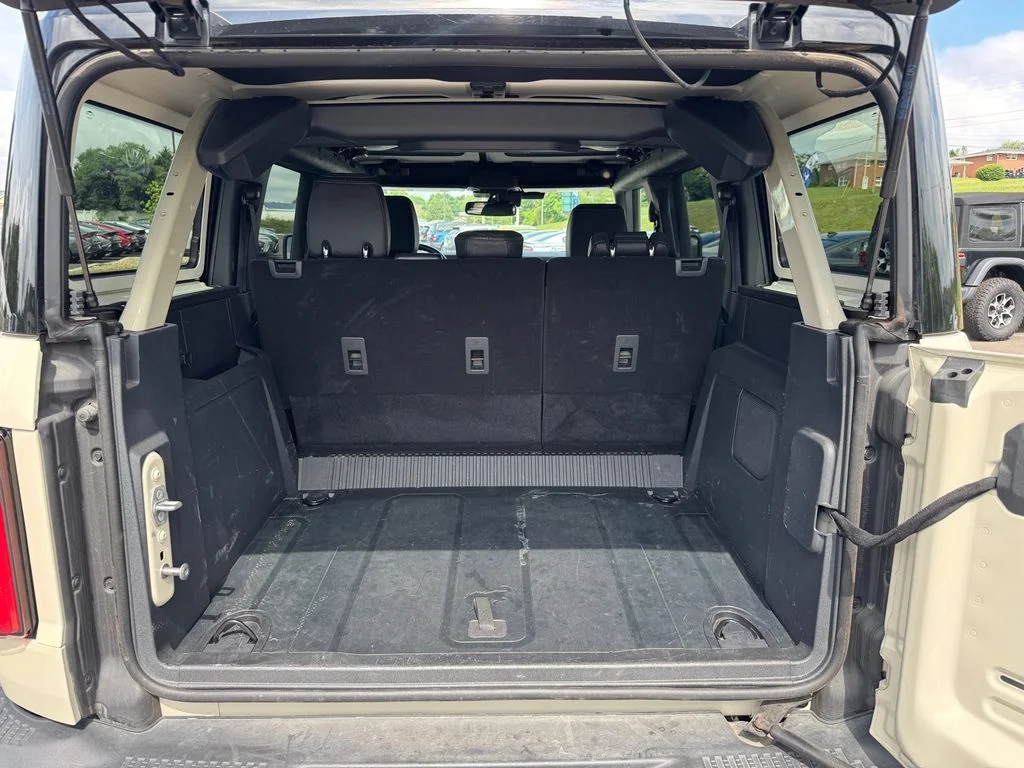 Used 2025 Beige Ford Badlands image 21