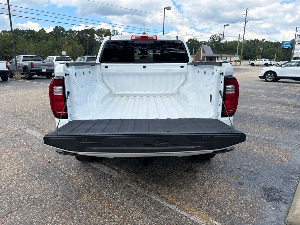 New 2026 White GMC Elevation image 31
