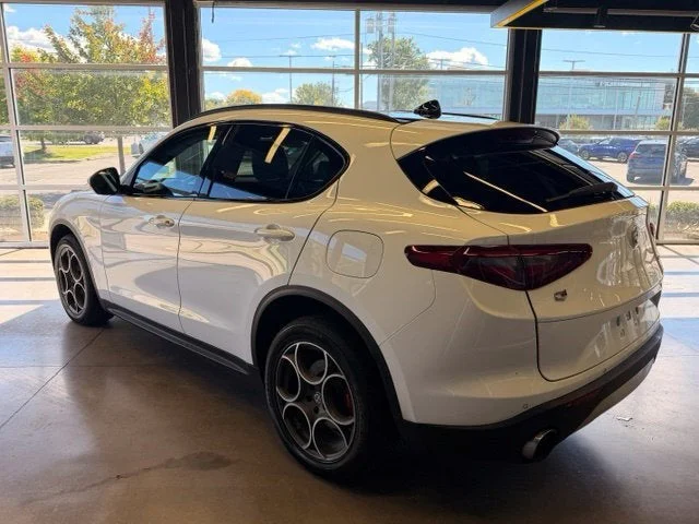 Used 2018 Alfa White Alfa Romeo Base image 3