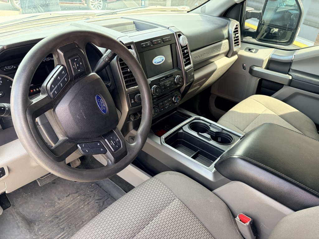 Used 2017 Oxford White Ford XLT image 12
