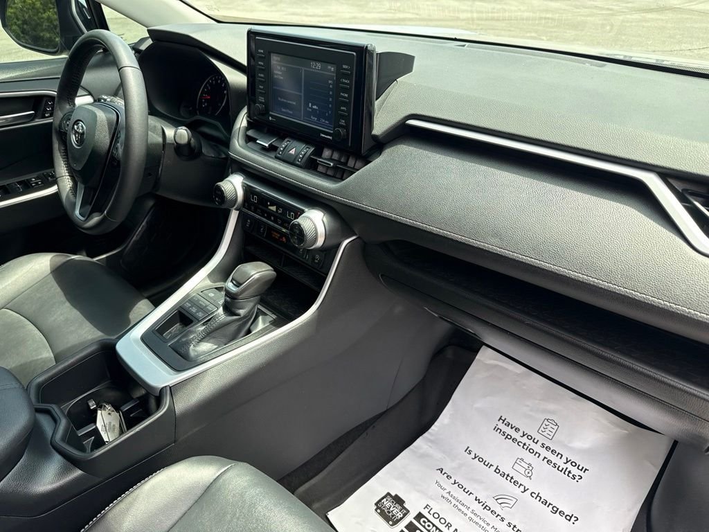 Used 2022 Silver Toyota XLE Premium image 12