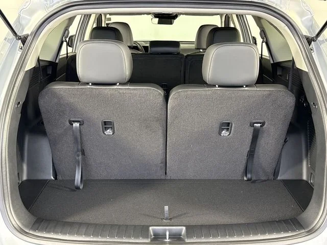 New 2026 Ivory Silver Kia S image 24