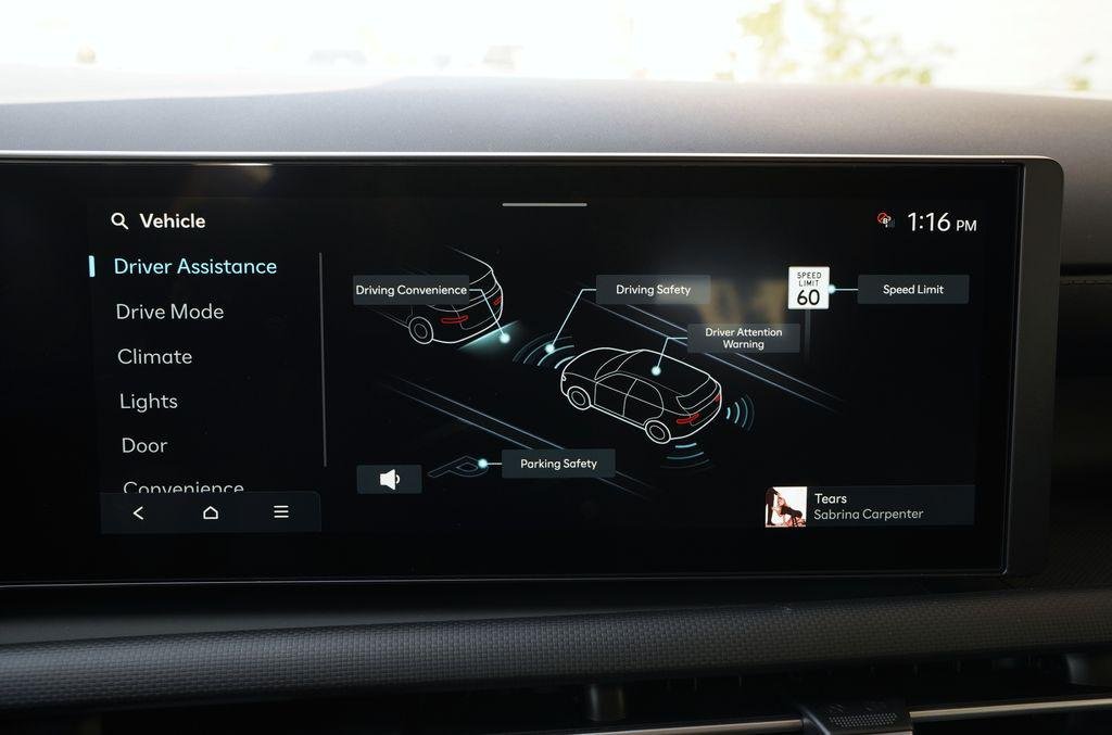 New 2026 Phantom Black Hyundai SE image 16