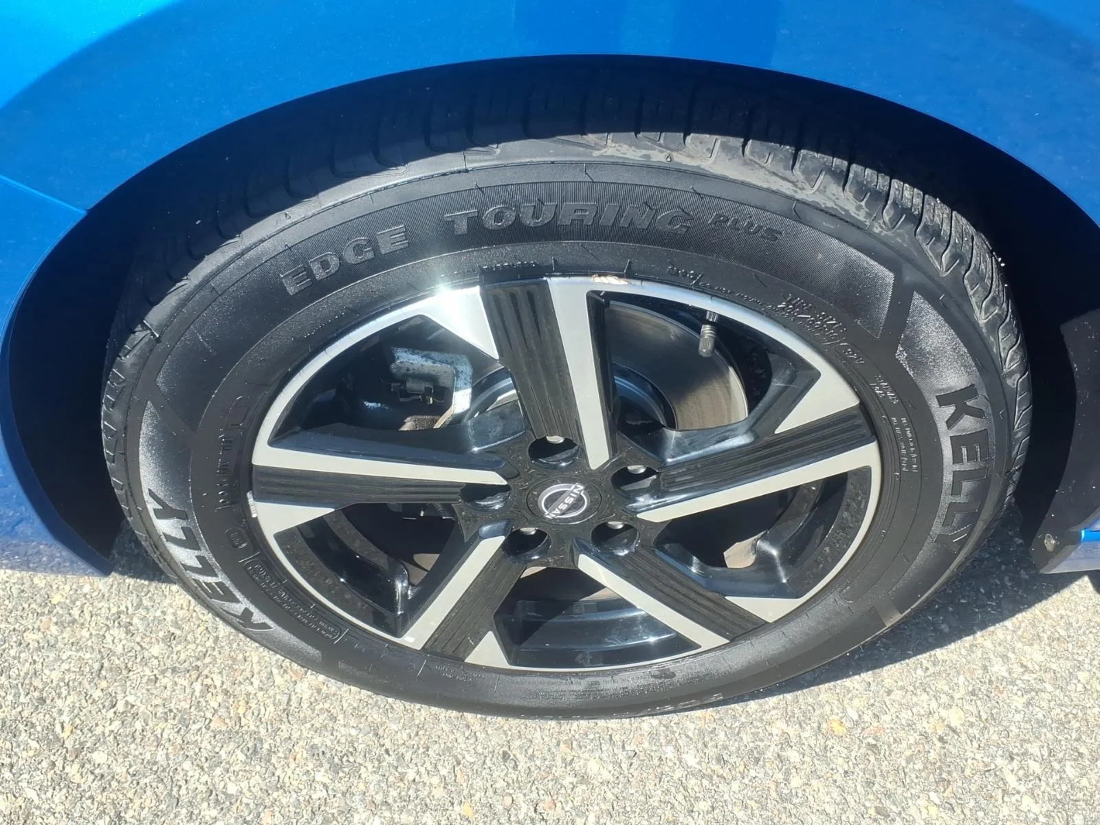 Used 2025 Electric Blue Metallic Nissan SV image 9