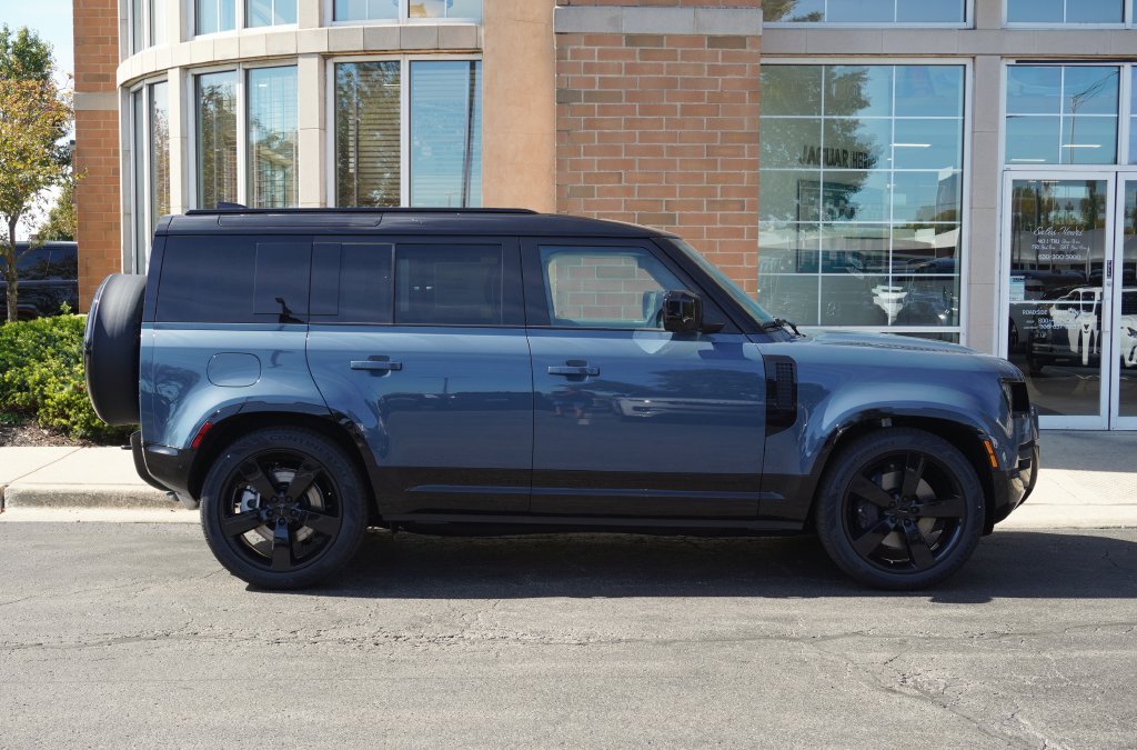 New 2026 Tasman Blue Land Rover X-Dynamic SE image 7