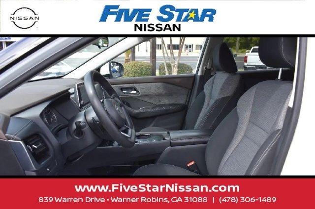 Used 2021 White Nissan SV image 8