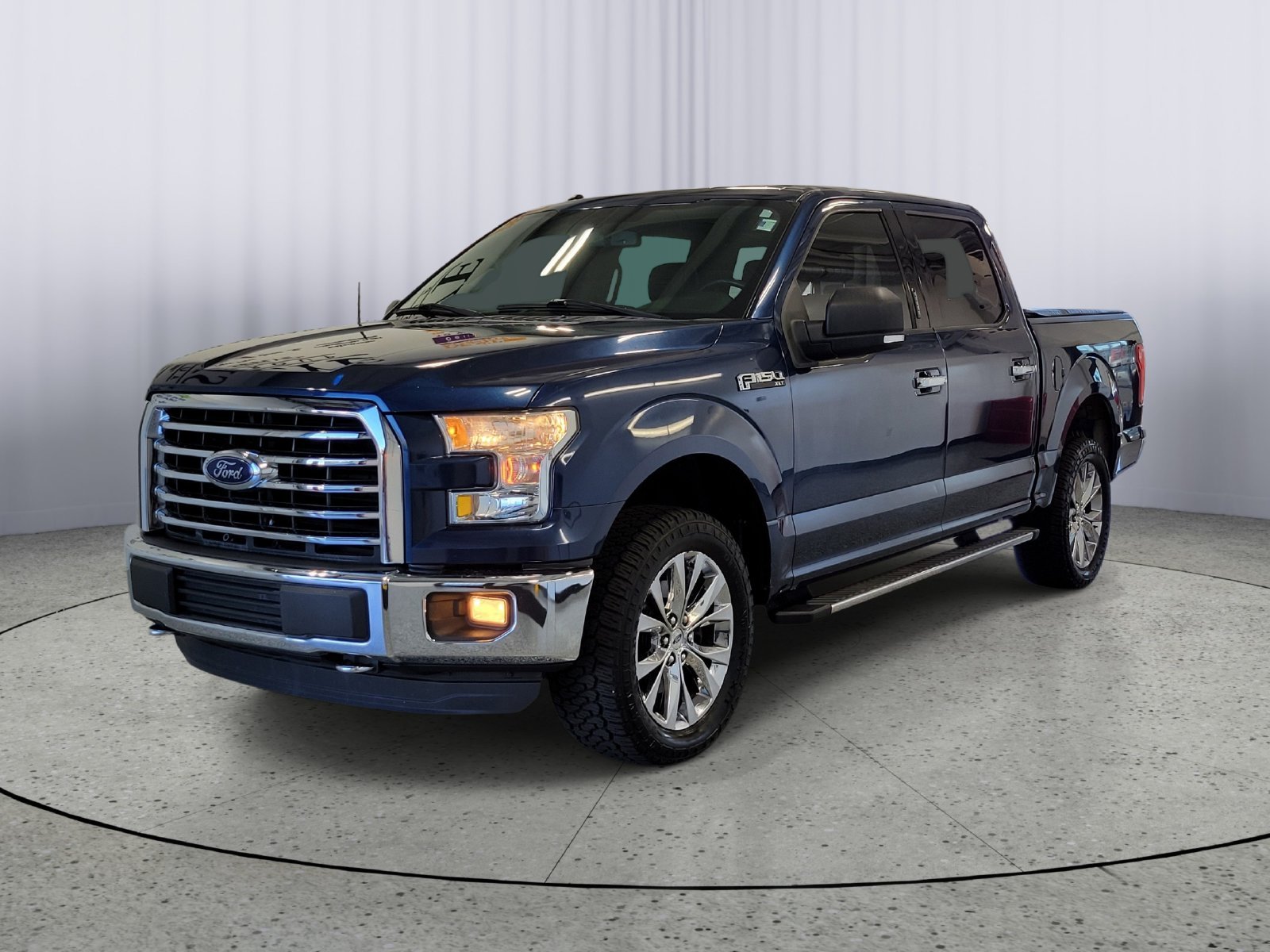 Used 2016 Blue Ford XLT image 4