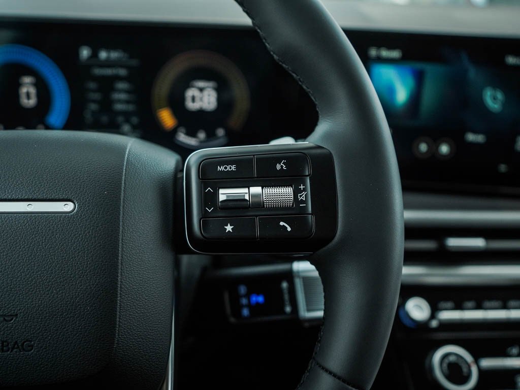 New 2026 Phantom Black Hyundai SE AWD image 22
