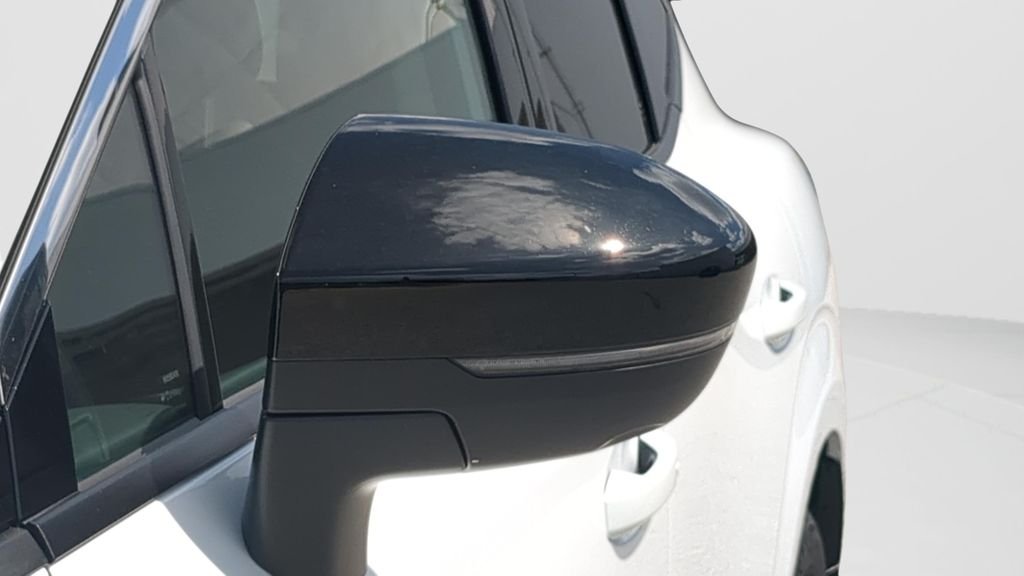 New 2026 Everest White Pearl TriCoat Nissan Platinum image 26