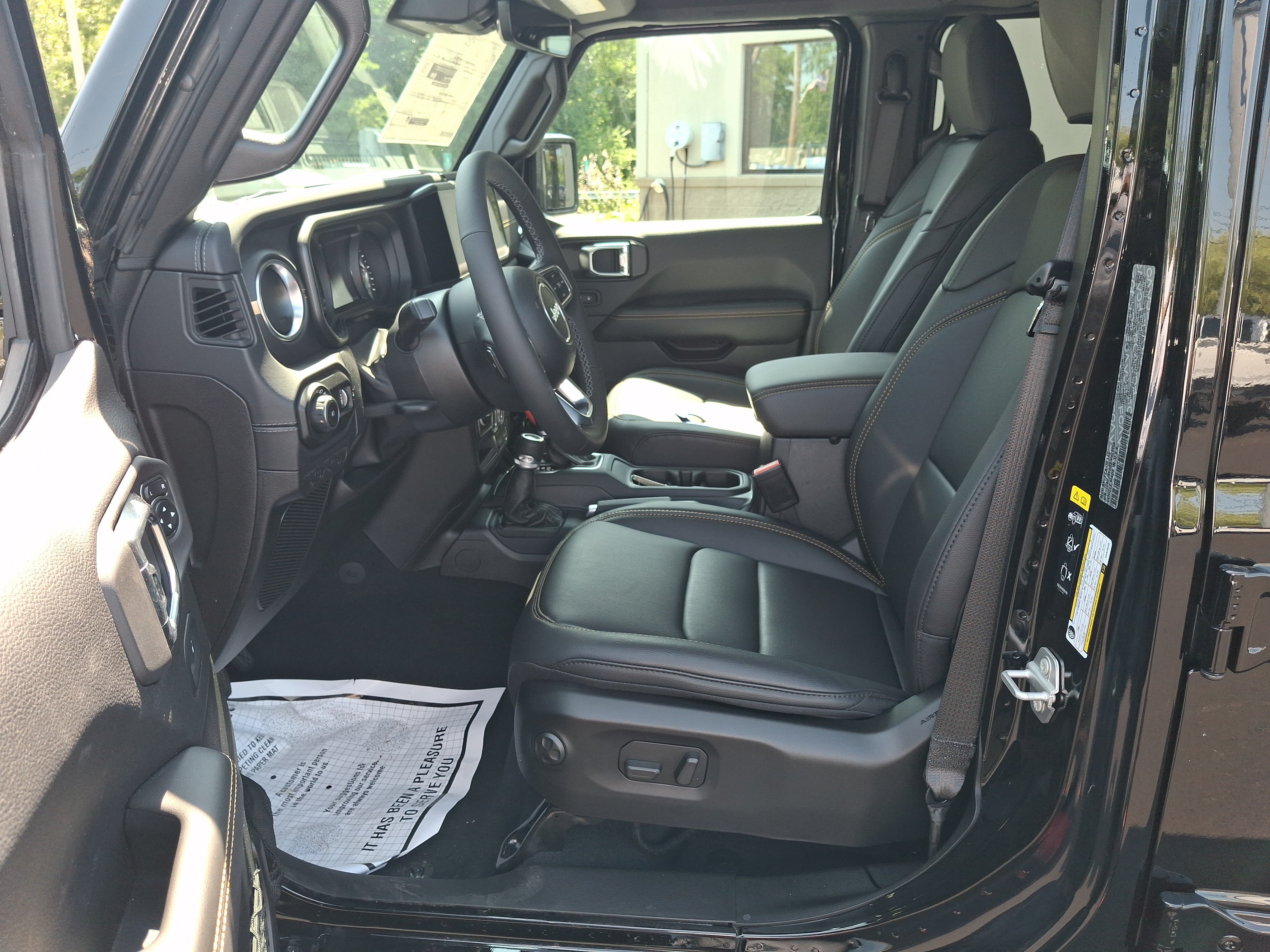 Used 2025 Black Clearcoat Jeep Sahara image 9