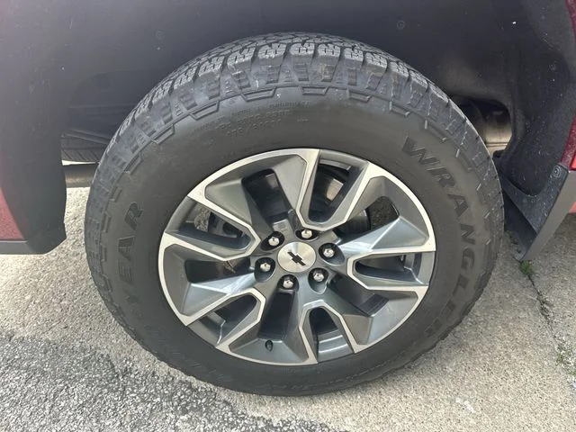 Used 2023 Red Chevrolet RST image 47