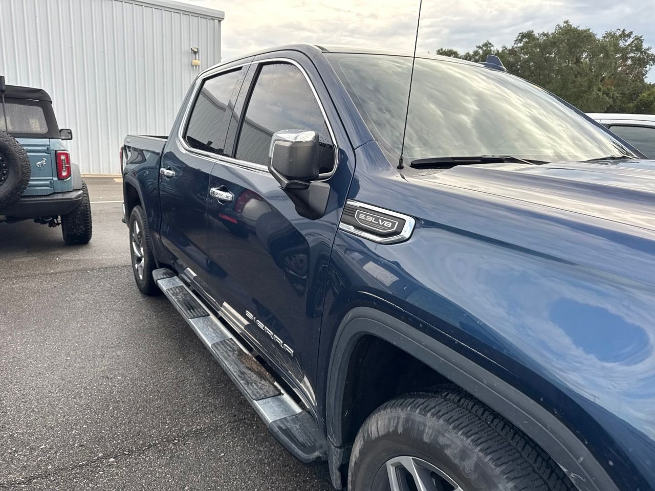 Used 2022 Blue GMC SLT image 5