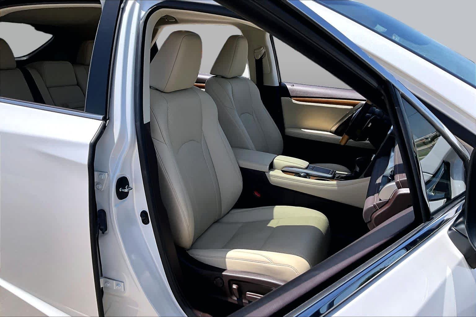 Used 2020 Eminent White Pearl Lexus  image 9
