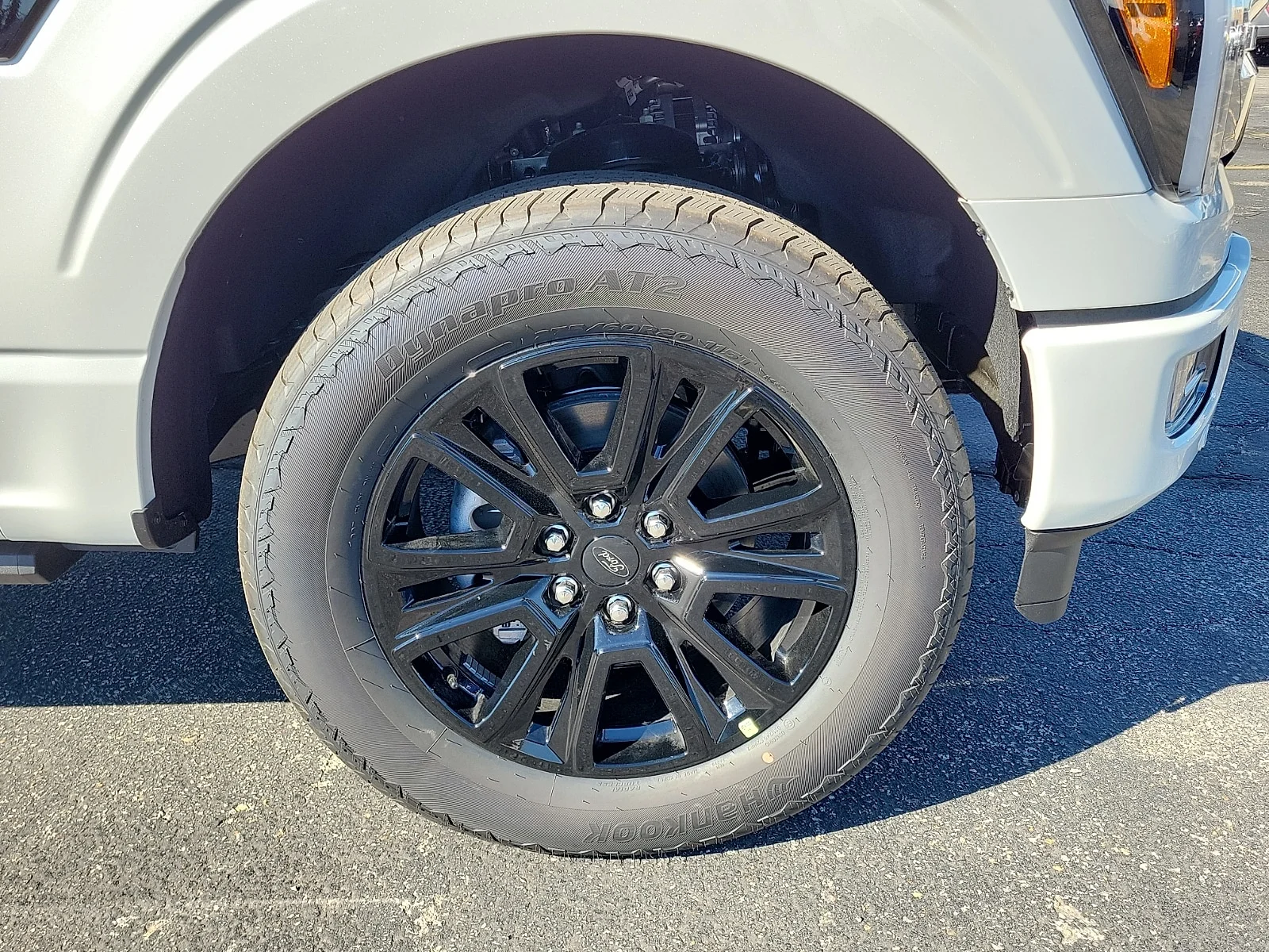 New 2026 Star White Metallic Tri-Coat Ford Platinum&reg; image 7