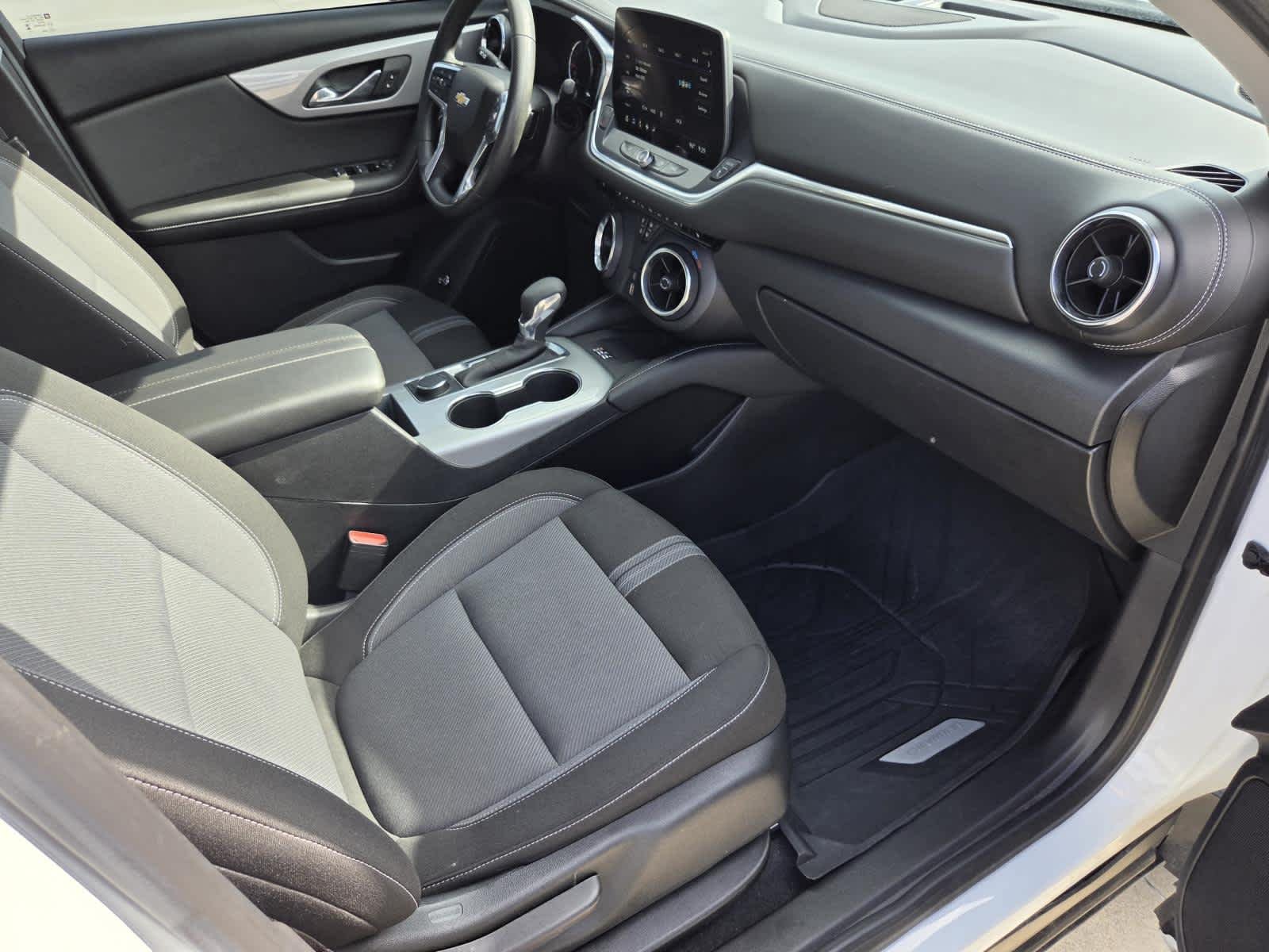 Used 2023 Summit White Chevrolet LT image 9