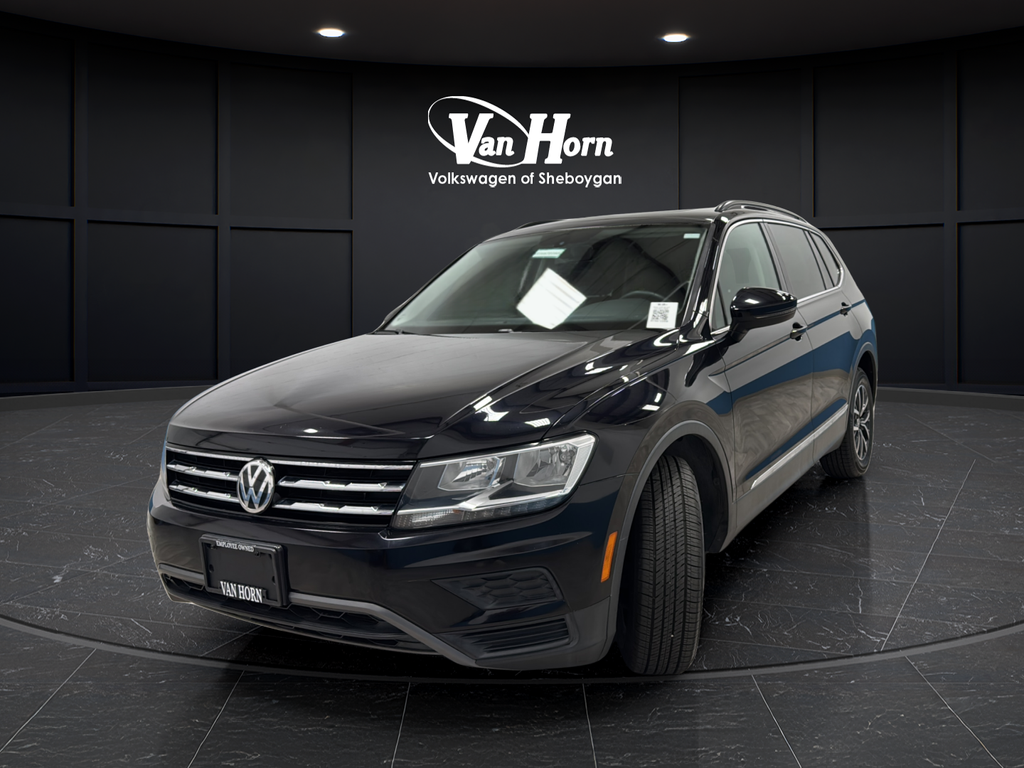 Used 2020 Deep Black Volkswagen 2.0T SE image 3