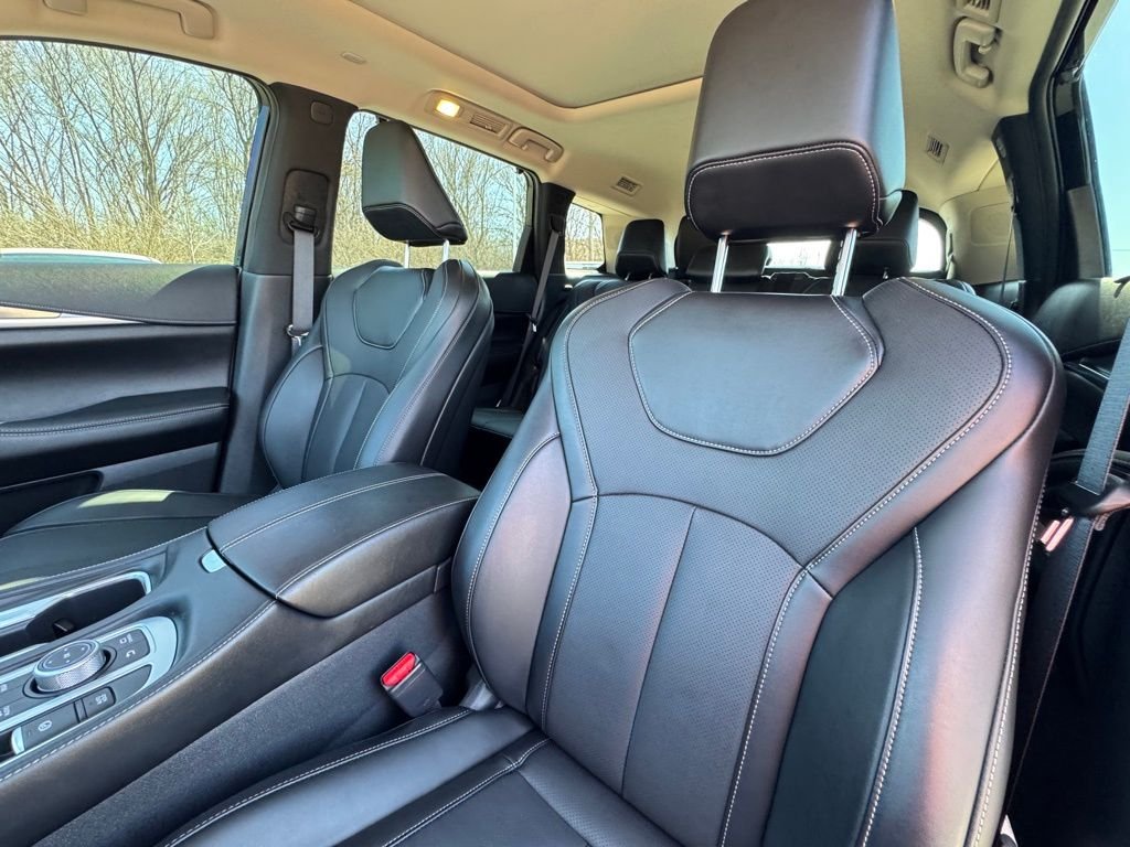 Used 2026 Mineral Black INFINITI LUXE image 21