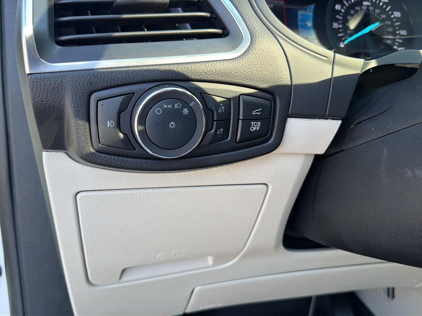 Used 2024 Star White Metallic Tri-Coat Ford Titanium image 20