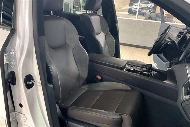 Used 2023 White Lexus 350 Luxury image 25