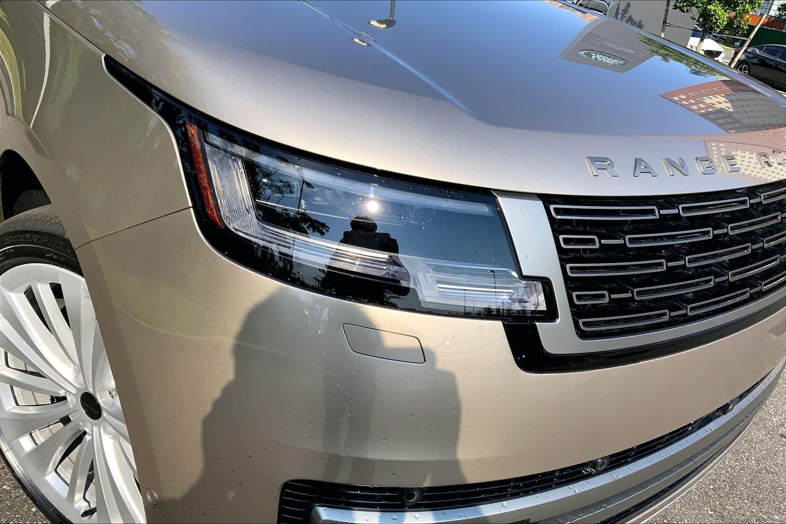 New 2026 Batumi Gold Land Rover SE image 11