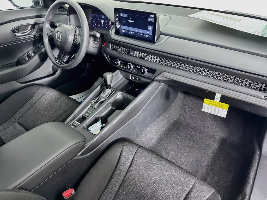 Used 2026 Platinum White Pearl Honda LX image 34