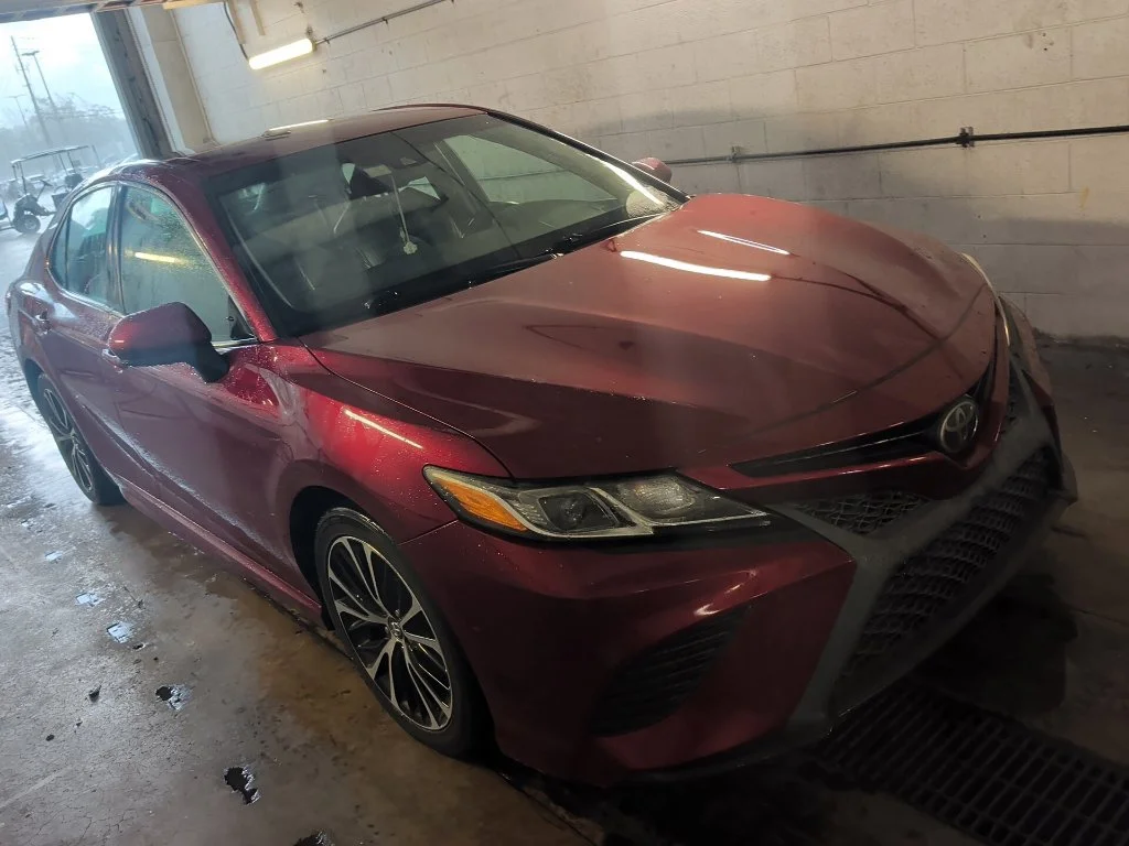 Used 2018 Ruby Flare Pearl Toyota SE image 1